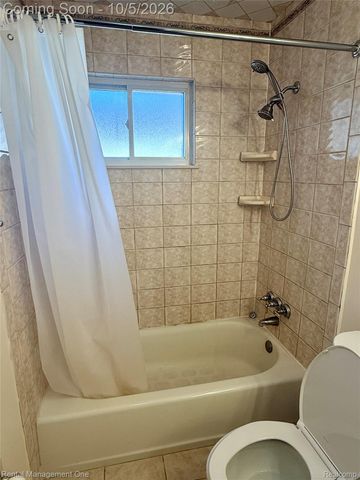 19114 Minnesota Street, Roseville, MI 48066