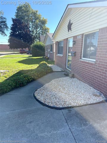 19114 Minnesota Street, Roseville, MI 48066
