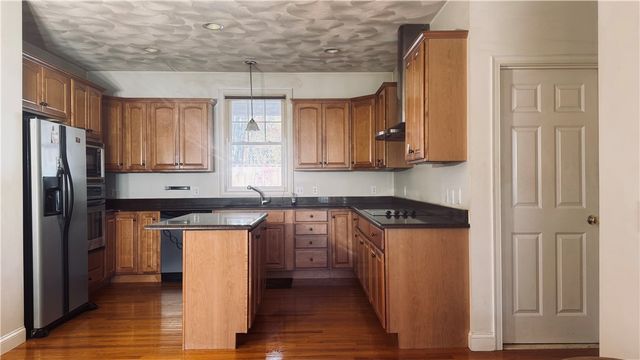 30 Tarklin Road, Smithfield, RI 02814