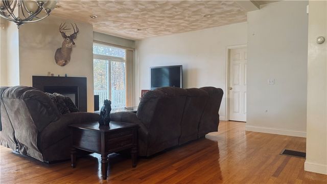 30 Tarklin Road, Smithfield, RI 02814