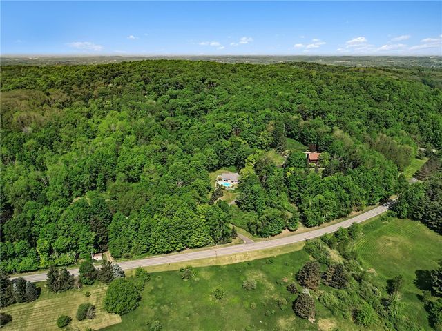 1722 Strong Road, Victor, NY 14564