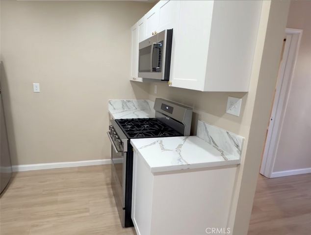 936 W Foothill Boulevard 06, Azusa, CA 91702