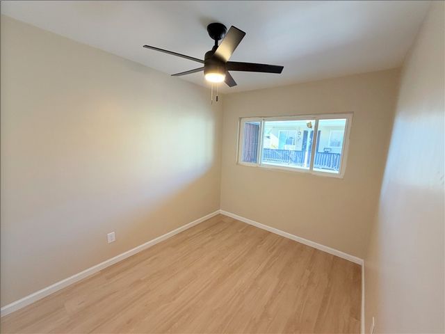 936 W Foothill Boulevard 06, Azusa, CA 91702