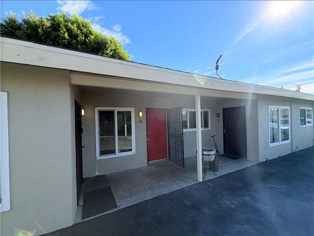 936 W Foothill Boulevard 06, Azusa, CA 91702