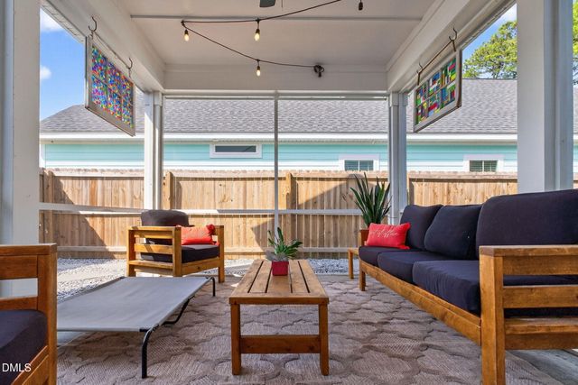 1212 N Caswell Avenue, Southport, NC 28461