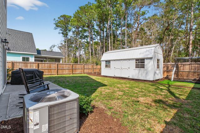 1212 N Caswell Avenue, Southport, NC 28461