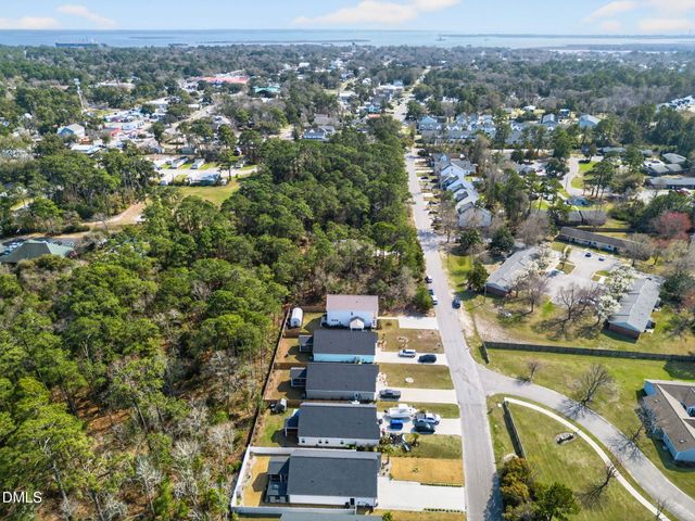 1212 N Caswell Avenue, Southport, NC 28461