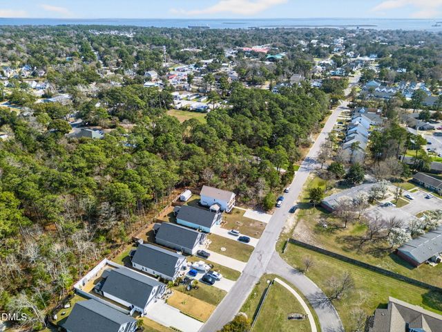 1212 N Caswell Avenue, Southport, NC 28461