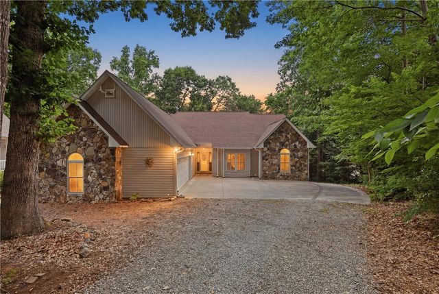 205 Mill Creek Circle, Martin, GA 30557