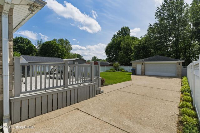 7100 Feyhurst Dr, Louisville, KY 40258