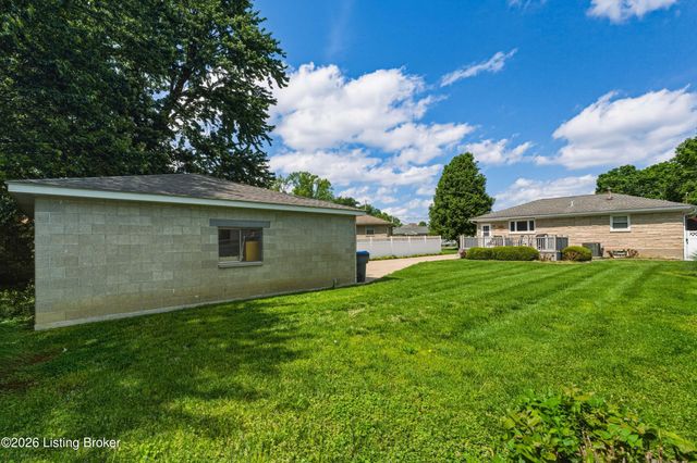 7100 Feyhurst Dr, Louisville, KY 40258