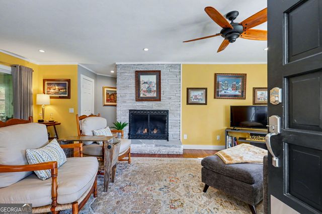 221 Valley Street, Clayton, GA 30525