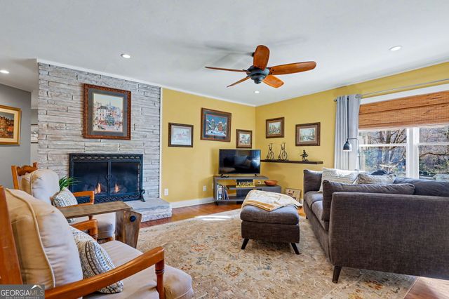 221 Valley Street, Clayton, GA 30525