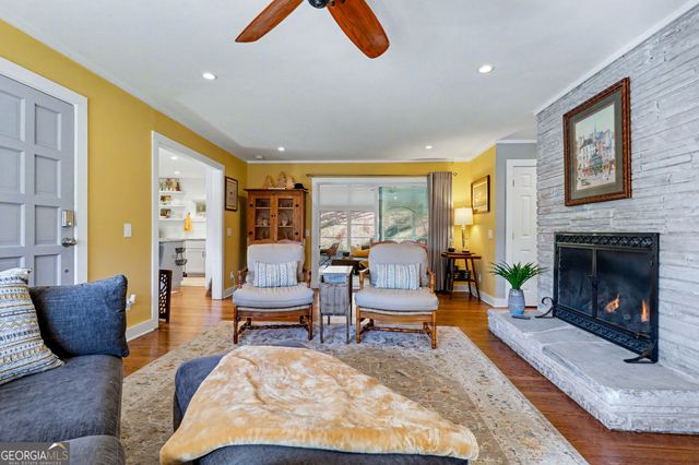 221 Valley Street, Clayton, GA 30525