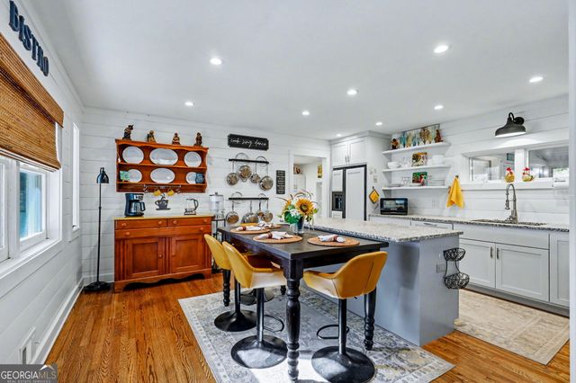 221 Valley Street, Clayton, GA 30525