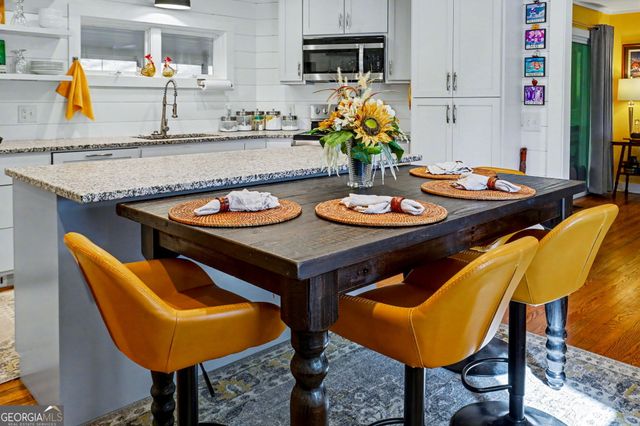 221 Valley Street, Clayton, GA 30525