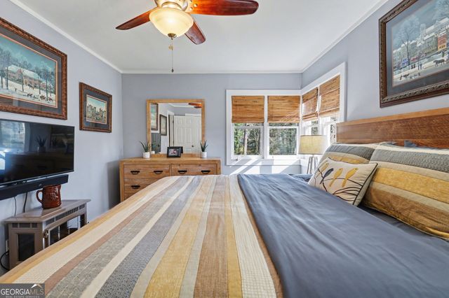 221 Valley Street, Clayton, GA 30525