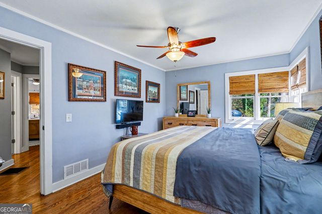 221 Valley Street, Clayton, GA 30525