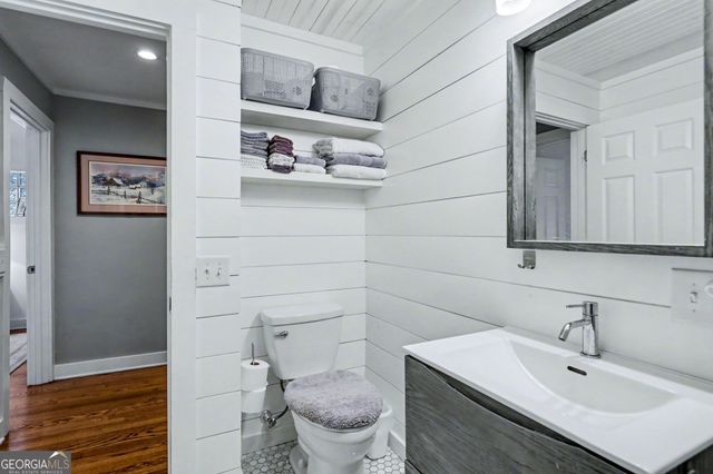 221 Valley Street, Clayton, GA 30525