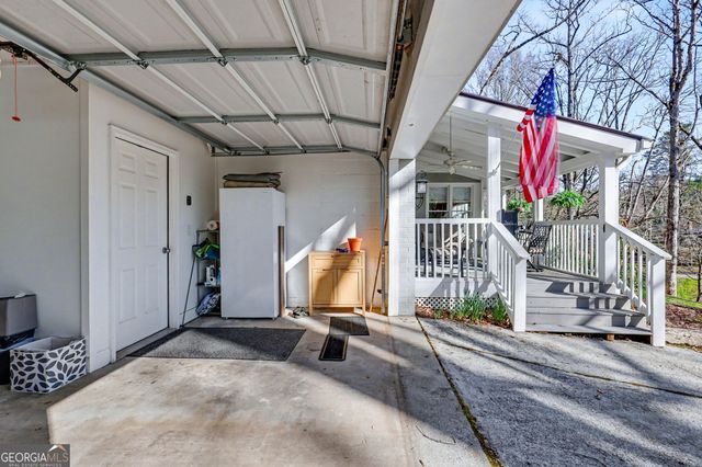 221 Valley Street, Clayton, GA 30525