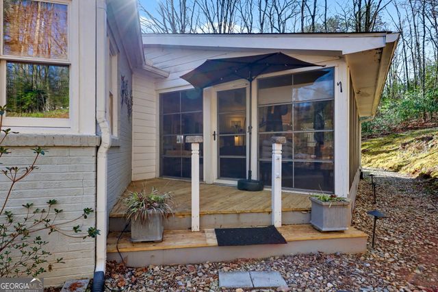 221 Valley Street, Clayton, GA 30525