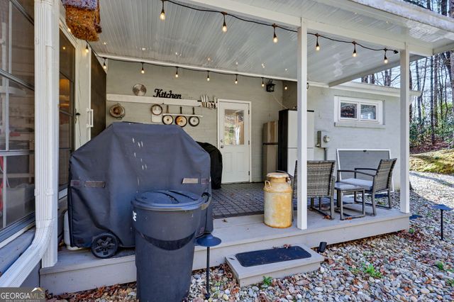 221 Valley Street, Clayton, GA 30525