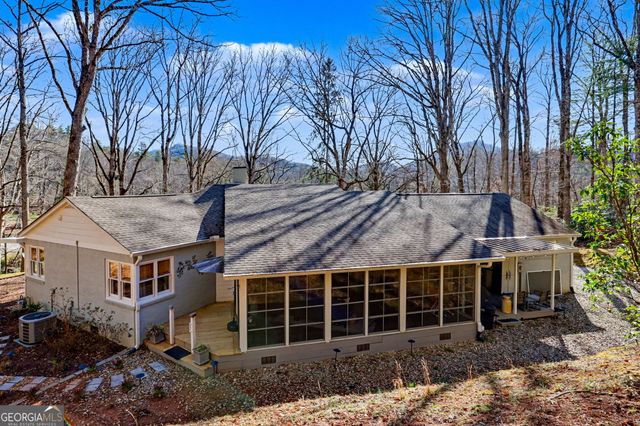 221 Valley Street, Clayton, GA 30525