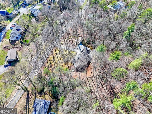 221 Valley Street, Clayton, GA 30525