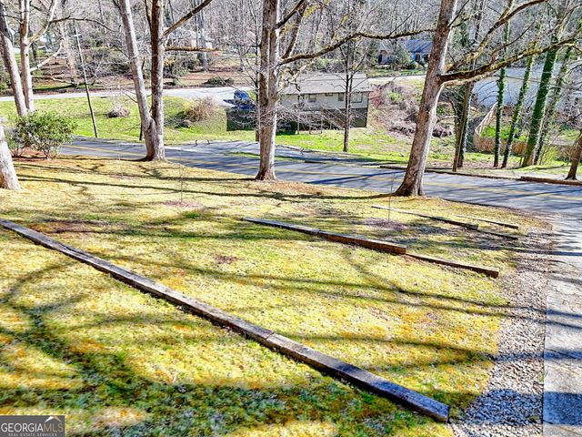 221 Valley Street, Clayton, GA 30525