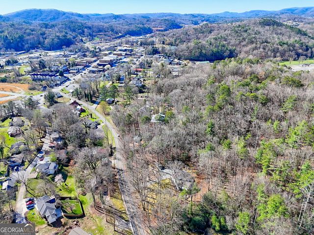 221 Valley Street, Clayton, GA 30525