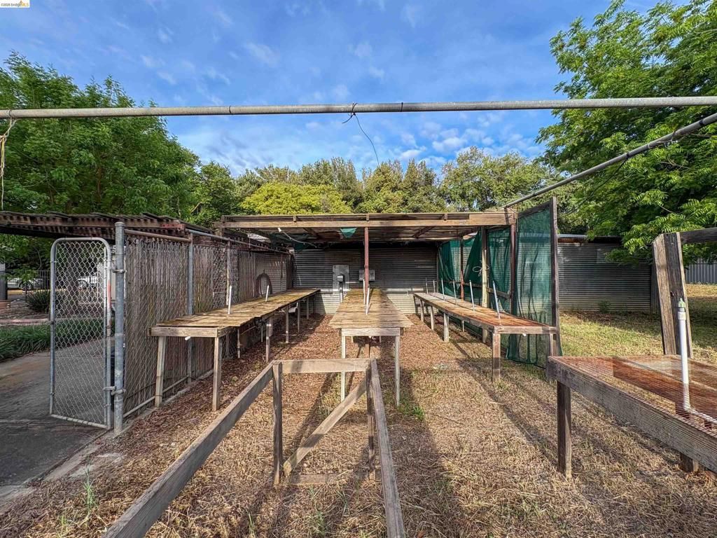 Image 24 of property listing at 25685 Marsh Creek Road, Brentwood, CA 94513