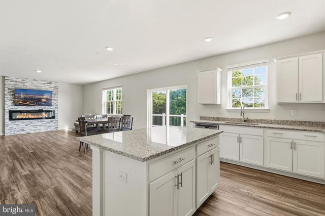 2006 FAUNA DR, Frederick, MD 21702