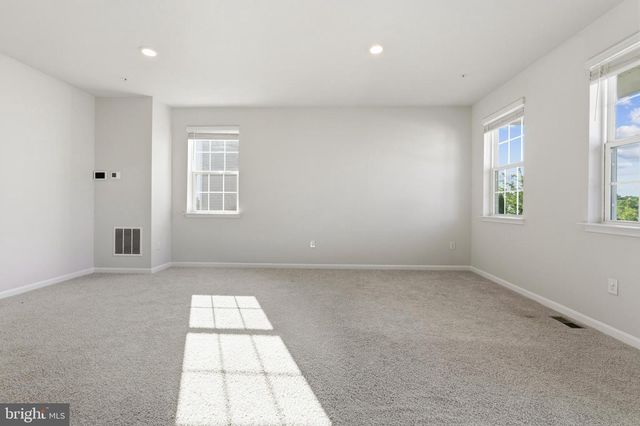2006 FAUNA DR, Frederick, MD 21702