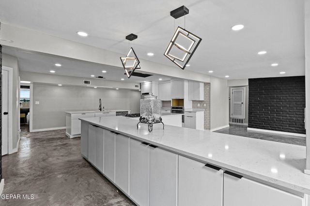 810 GATO Road, El Paso, TX 79932