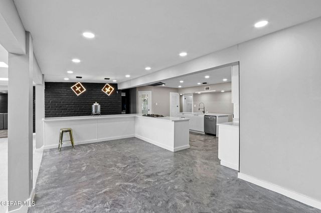 810 GATO Road, El Paso, TX 79932