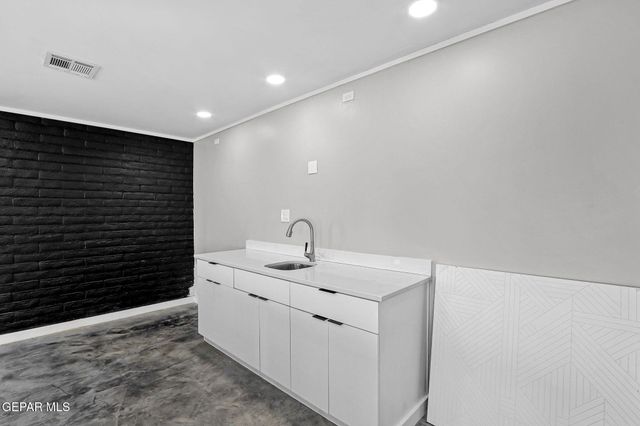 810 GATO Road, El Paso, TX 79932