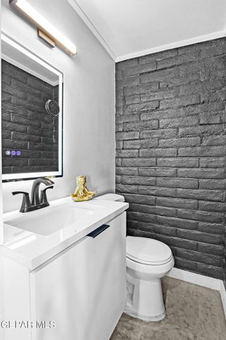 810 GATO Road, El Paso, TX 79932