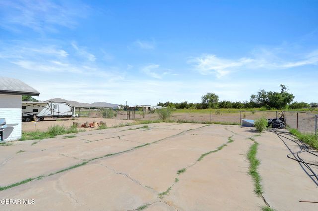 810 GATO Road, El Paso, TX 79932