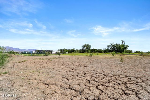 810 GATO Road, El Paso, TX 79932