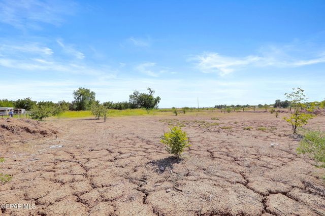 810 GATO Road, El Paso, TX 79932