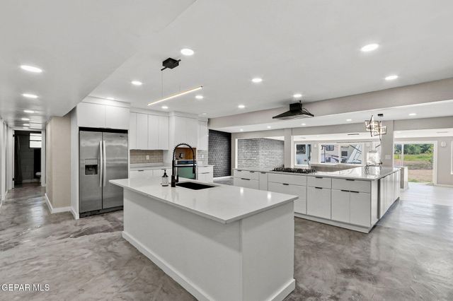 810 GATO Road, El Paso, TX 79932