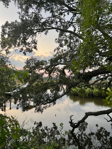 2302 Town Woods Road, Charleston, SC 29414