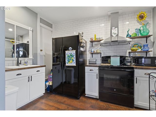 3690 Sw 188TH Ave, Beaverton, OR 97078