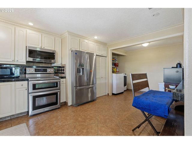 3690 Sw 188TH Ave, Beaverton, OR 97078