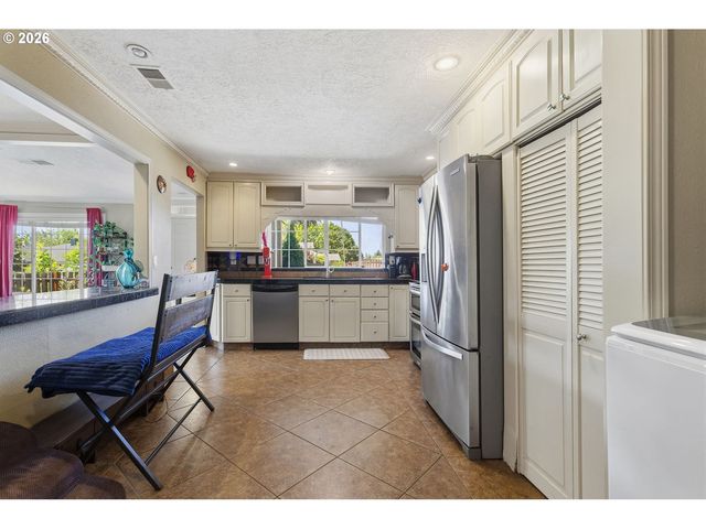 3690 Sw 188TH Ave, Beaverton, OR 97078