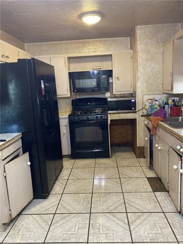 205 Monterrey St, Alice, TX 78332