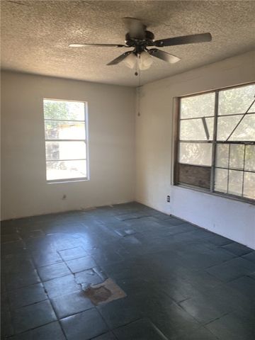 205 Monterrey St, Alice, TX 78332