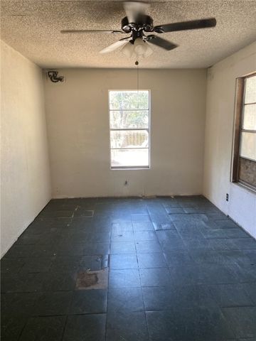 205 Monterrey St, Alice, TX 78332