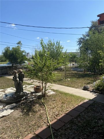 205 Monterrey St, Alice, TX 78332