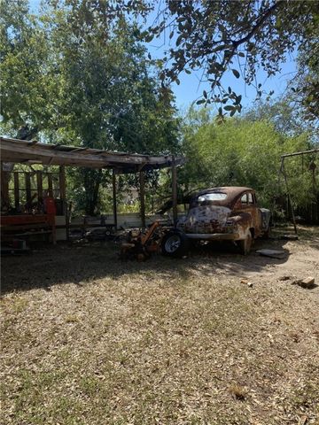 205 Monterrey St, Alice, TX 78332